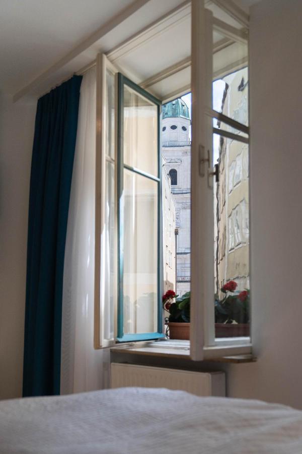 Altstadt-App. Domblick! Зальцбург Экстерьер фото